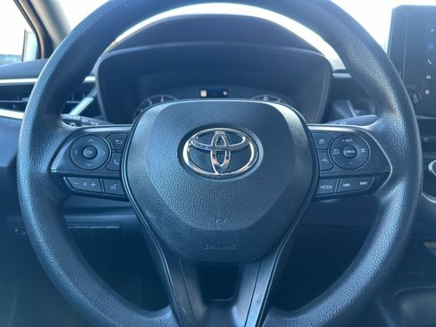 Used 2025 Toyota Corolla LE image 21