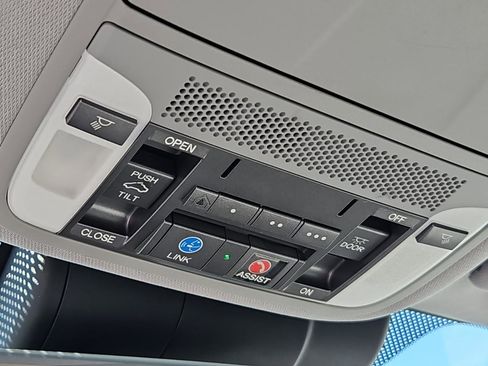 Used 2015 Acura TLX w/ Technology Package FWD image 34