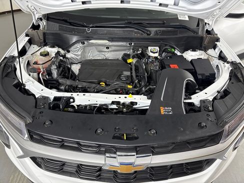 Used 2024 Chevrolet Trax LS w/ LS Convenience Package FWD image 39