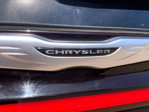 Used 2025 Chrysler Pacifica Select FWD image 31