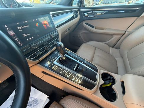Used 2020 Porsche Macan image 10