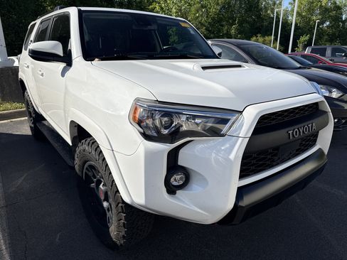 Used 2021 Toyota 4Runner TRD Off-Road AWD/4WD image 2