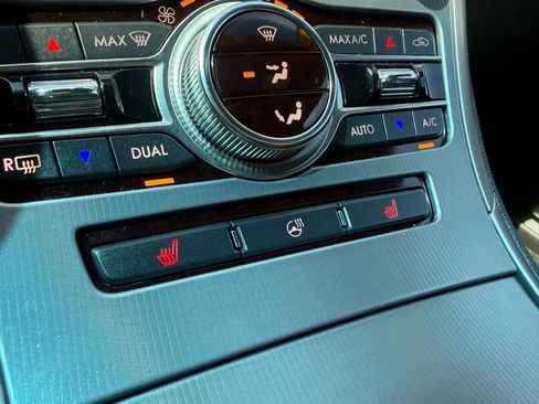 Used 2019 Lincoln MKZ Reserve w/ Reserve Plus Package AWD/4WD image 32