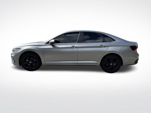 Used 2025 Volkswagen Jetta SE FWD image 8