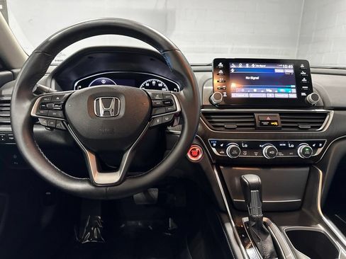Used 2018 Honda Accord Touring image 8