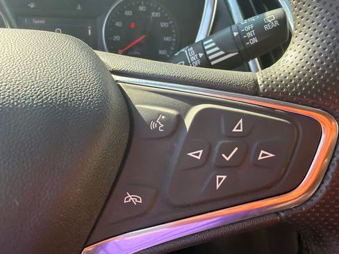 Used 2020 Chevrolet Equinox LT FWD image 22