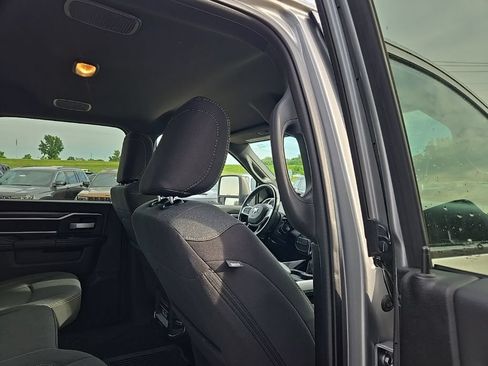 Used 2024 RAM 2500 Big Horn w/ Night Edition AWD/4WD image 91
