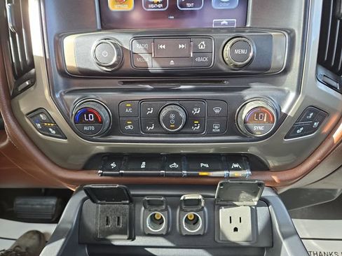 Used 2018 Chevrolet Silverado 1500 High Country AWD/4WD image 25