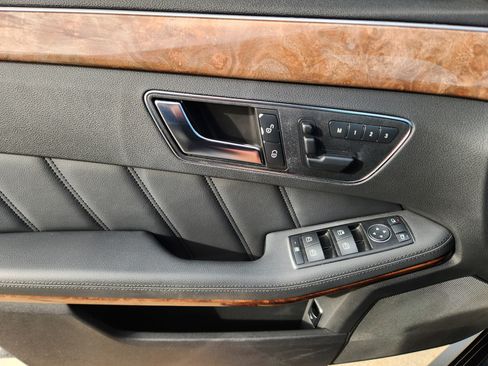 Used 2012 Mercedes-Benz E 350 4MATIC Sedan image 22