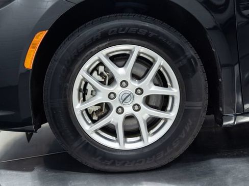 Used 2025 Chrysler Pacifica Select FWD image 26