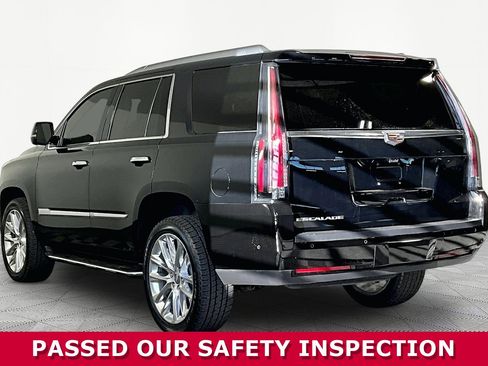 Used 2020 Cadillac Escalade Luxury AWD/4WD image 4
