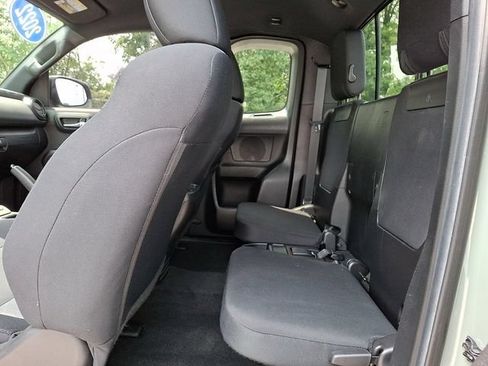 Used 2022 Toyota Tacoma TRD Sport w/ TRD Premium Sport Package AWD/4WD image 13