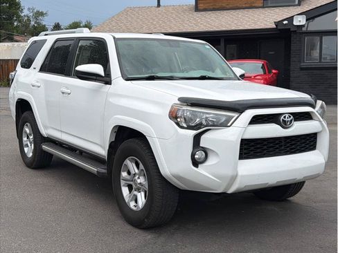 Used 2016 Toyota 4Runner SR5 AWD/4WD image 3