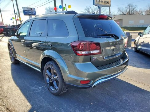 Used 2019 Dodge Journey Crossroad image 3