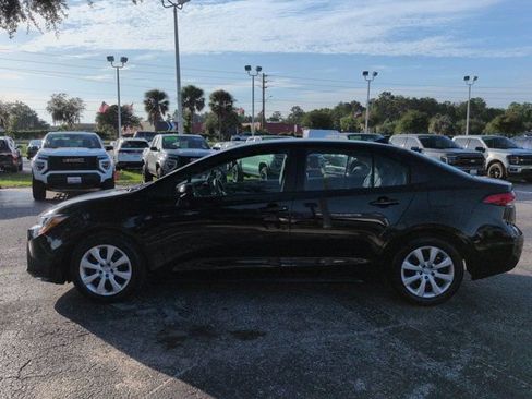 Used 2024 Toyota Corolla LE FWD image 7