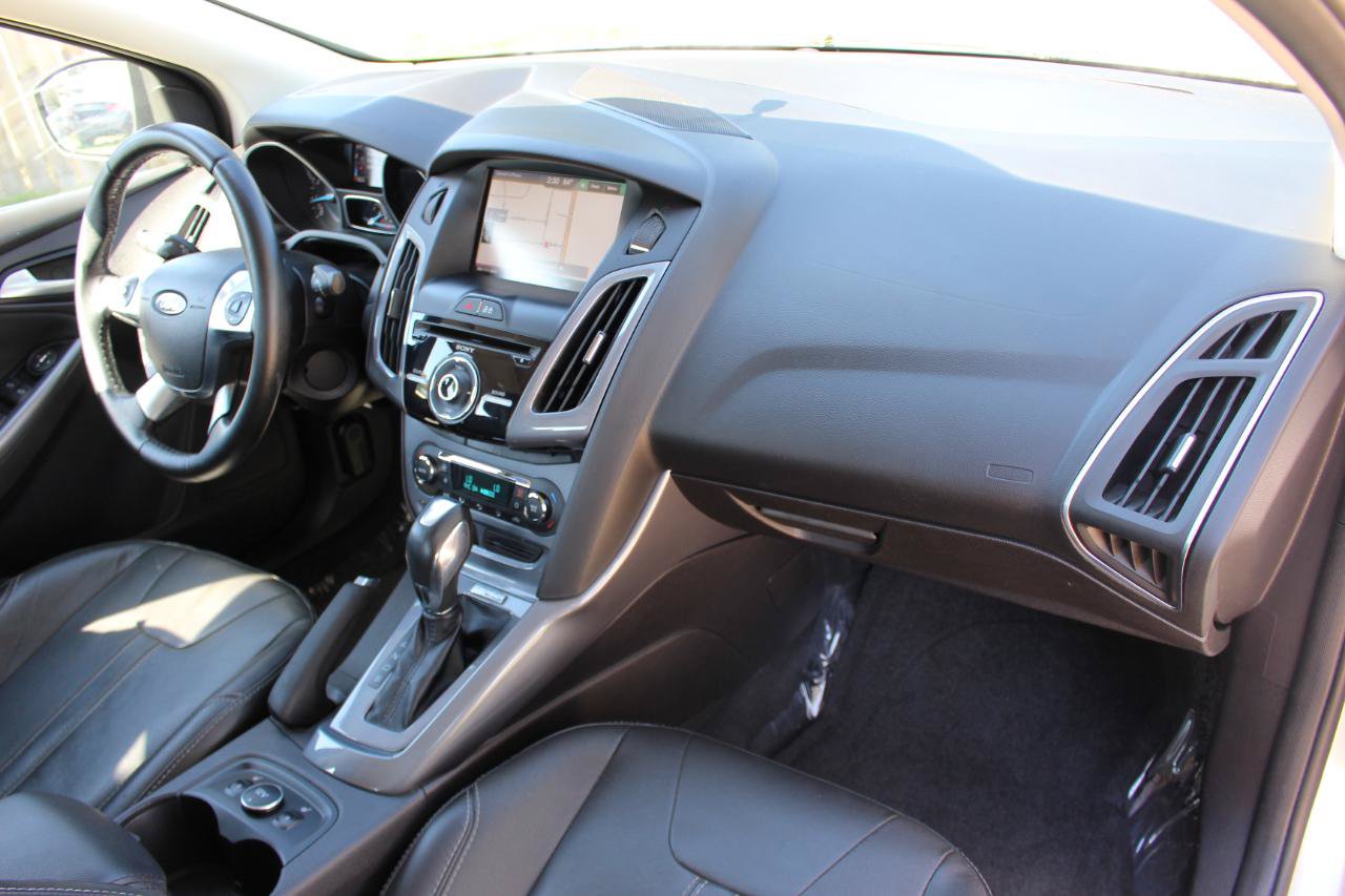 Used 2014 Ford Focus Titanium FWD image 43