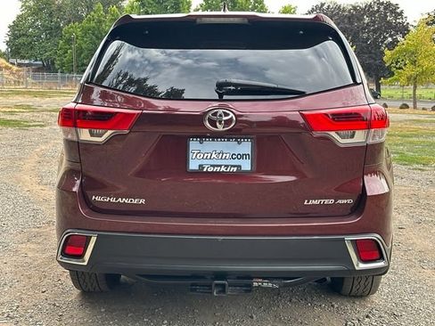 Used 2017 Toyota Highlander Limited Platinum AWD/4WD image 8
