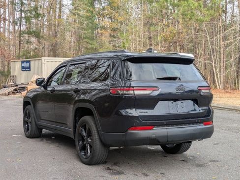 Used 2024 Jeep Grand Cherokee L Limited w/ Black Appearance Package AWD/4WD image 6