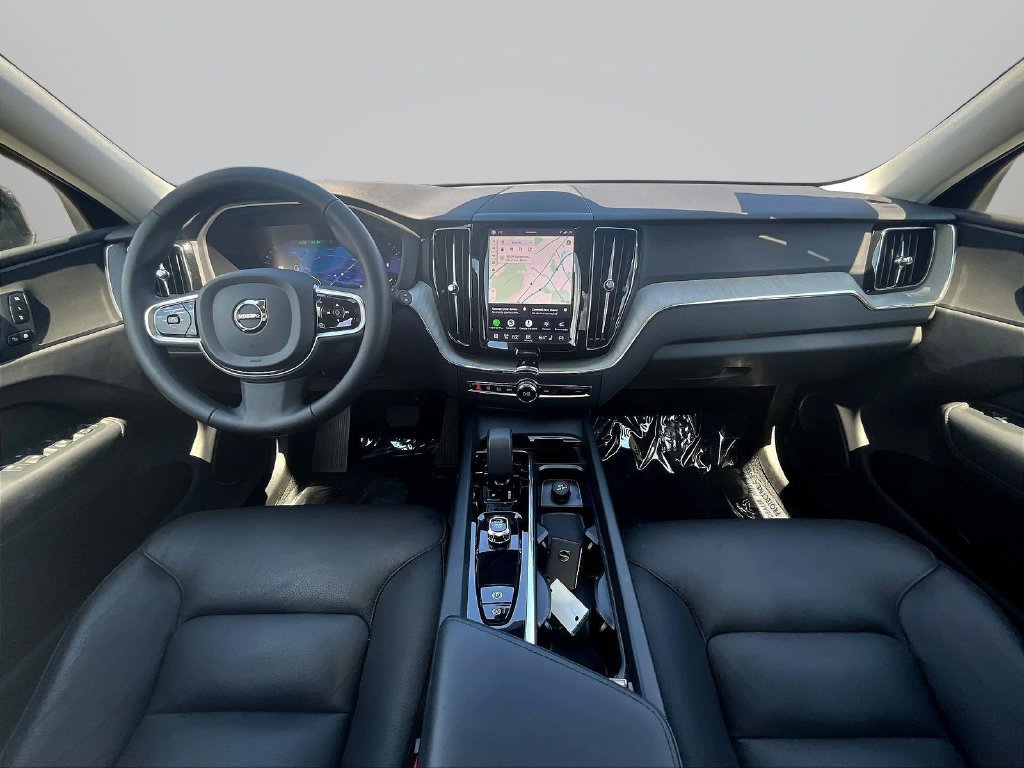 Used 2025 Volvo XC60 B5 Plus w/ Protection Package Premier AWD/4WD image 9
