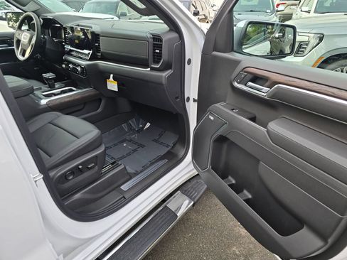 Used 2026 GMC Sierra 1500 SLT w/ SLT Premium Plus Package AWD/4WD image 11