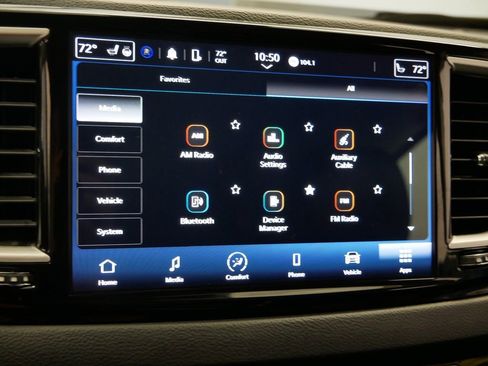 Used 2024 Chrysler Pacifica Touring-L image 35