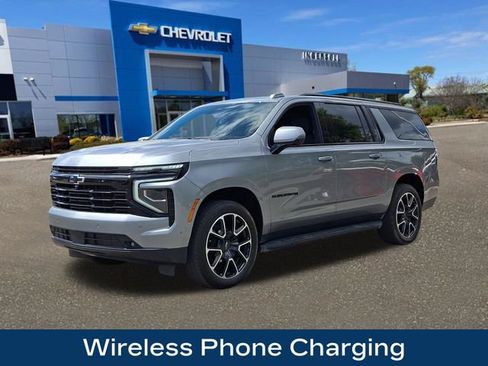 Used 2025 Chevrolet Suburban RST w/ Comfort Package AWD/4WD image 34