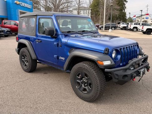 Used 2020 Jeep Wrangler Sport image 2