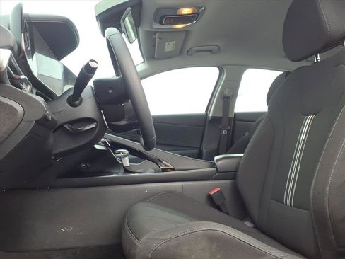 Certified 2023 Hyundai Elantra SEL w/ Convenience Package image 25