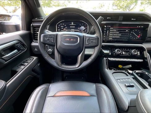 Used 2025 GMC Sierra 2500 AT4 w/ AT4 Premium Plus Package AWD/4WD image 5