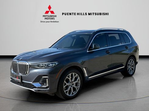 Used 2022 BMW X7 xDrive40i w/ Premium Package AWD/4WD image 1