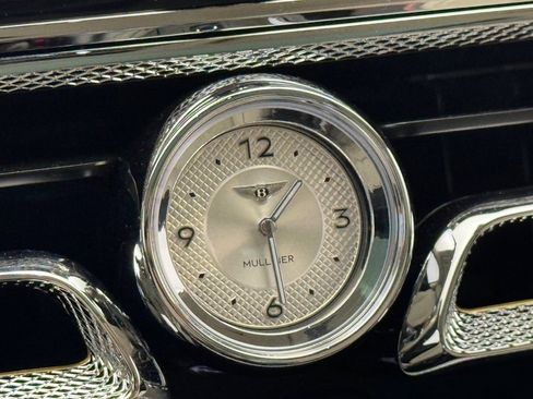 New 2025 Bentley Flying Spur Plug-In Hybrid image 4