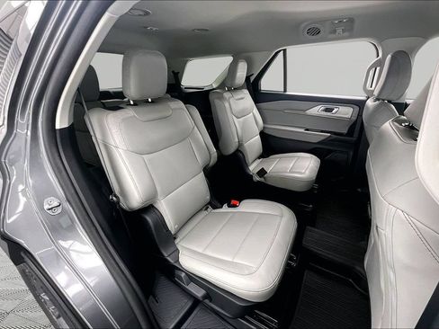Certified 2025 Ford Explorer Active w/ Active Comfort Package AWD/4WD image 27