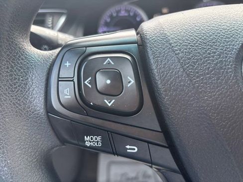 Used 2017 Toyota Camry LE image 33
