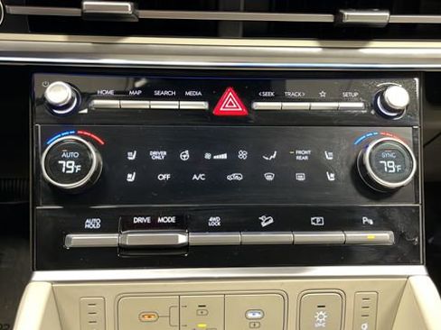 Used 2025 Hyundai Santa Fe Calligraphy AWD/4WD image 18