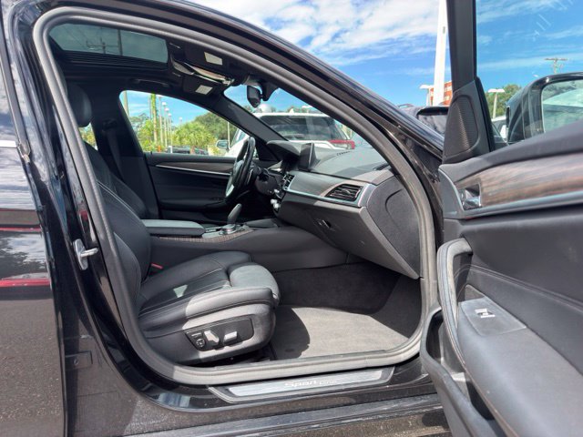 Used 2020 BMW 530i w/ Premium Package RWD image 9