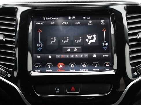 Used 2019 Jeep Cherokee Limited AWD/4WD image 20