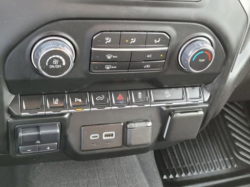 Used 2024 Chevrolet Silverado 2500 Custom w/ Custom Value Package image 27