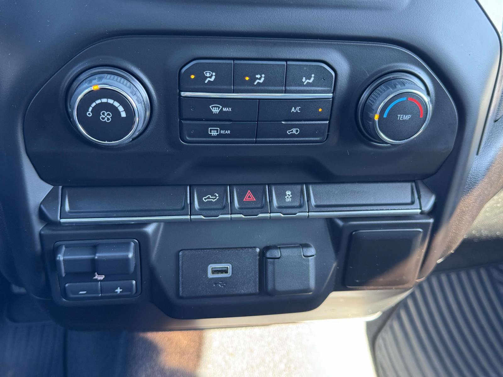Used 2020 Chevrolet Silverado 2500 Custom w/ Custom Value Package AWD/4WD image 34