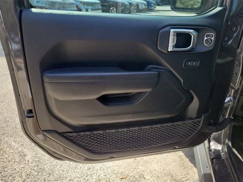 Used 2024 Jeep Wrangler Sport S image 15