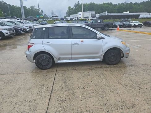 Used 2006 Scion xA FWD image 9
