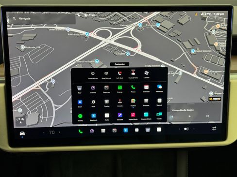 Used 2023 Tesla Model X Standard Range image 24