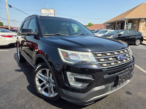 Used 2016 Ford Explorer XLT w/ Equipment Group 202A AWD/4WD image 7