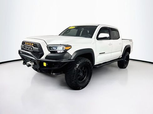 Used 2023 Toyota Tacoma TRD Off-Road w/ Technology Package AWD/4WD image 3