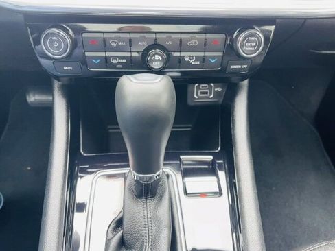 Used 2023 Jeep Compass Limited w/ Sun and Sound Group AWD/4WD image 30