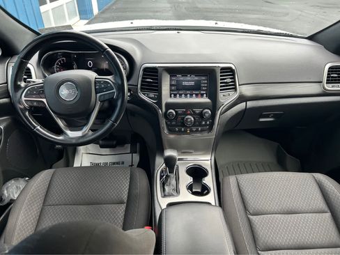 Used 2021 Jeep Grand Cherokee Laredo image 23