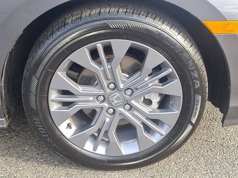 Certified 2025 Honda Odyssey Touring image 8