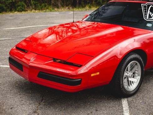 Used 1989 Pontiac Firebird Formula RWD image 27