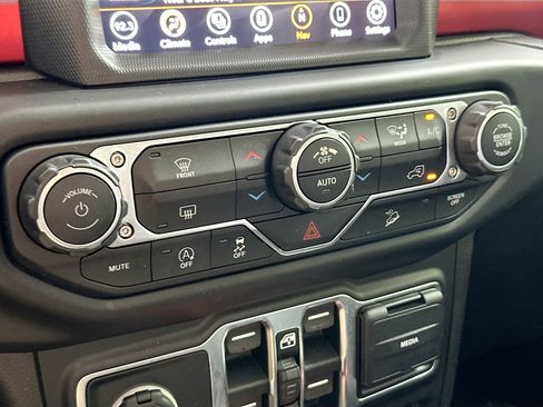 Used 2019 Jeep Wrangler Unlimited Rubicon AWD/4WD image 16