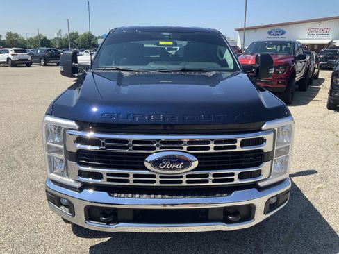 Used 2025 Ford F250 XLT AWD/4WD image 3