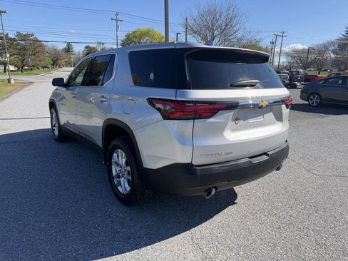 Used 2022 Chevrolet Traverse LS AWD/4WD image 3